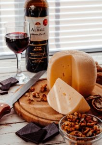 cheese, nuts, wine-4740435.jpg